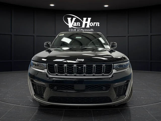 New 2026 Diamond Black Crystal Pearl-Coat Exterior Paint Jeep Limited image 12
