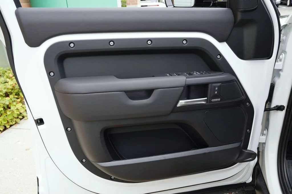 New 2026 Fuji White Land Rover X-Dynamic SE image 10