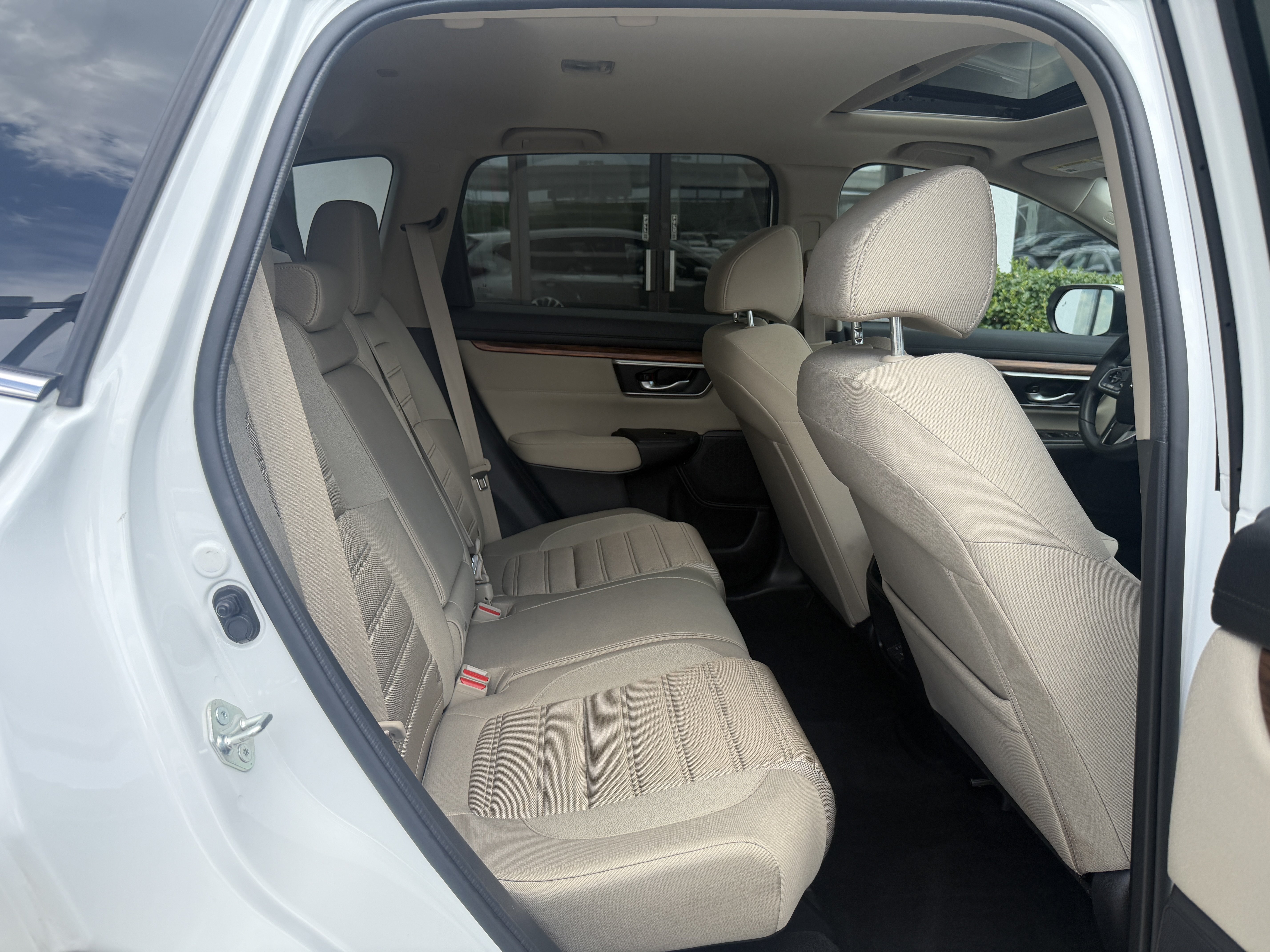 Used 2021 Platinum White Pearl Honda EX image 25