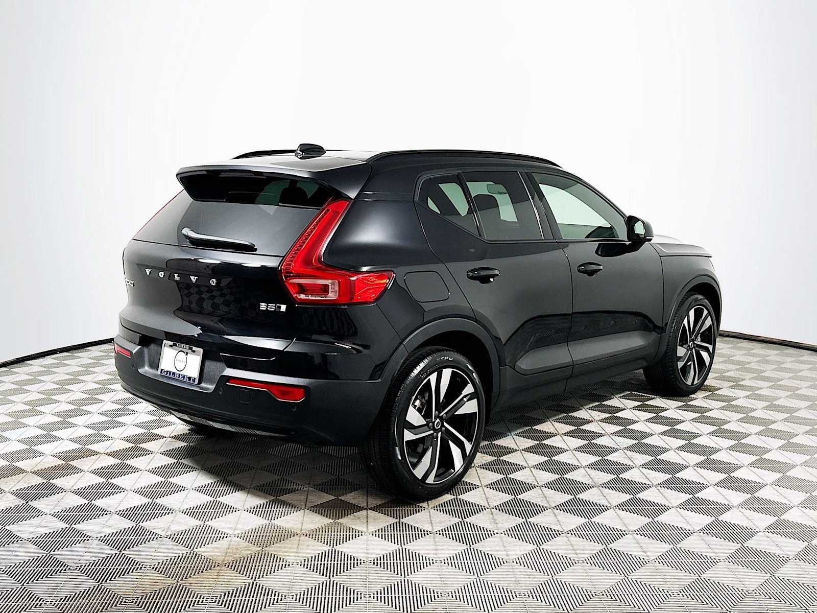 Certified Used 2023 Onyx Black Volvo Plus image 7