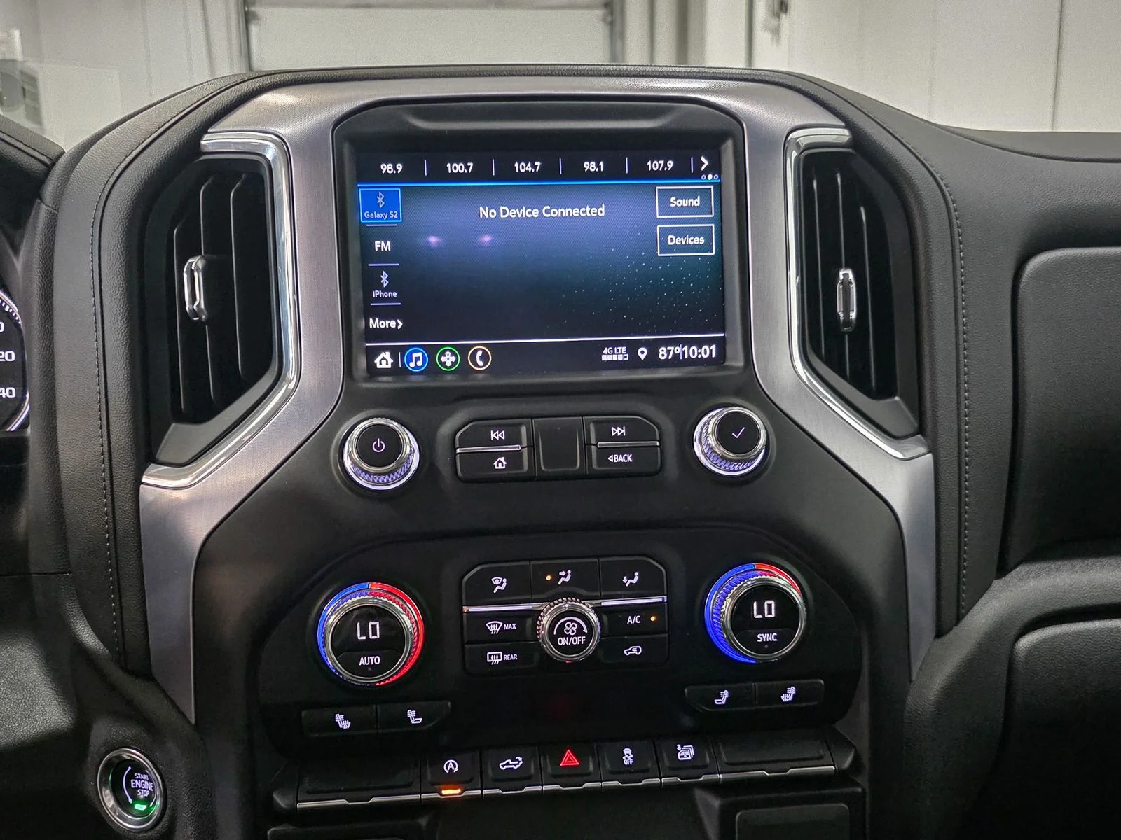 Used 2020 Gray GMC SLE image 26