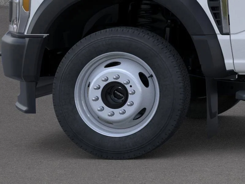 New 2026 Oxford White Ford F-550® XL image 22