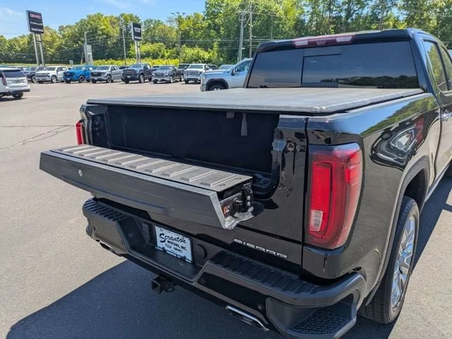 Used 2023 Onyx Black GMC Denali image 34