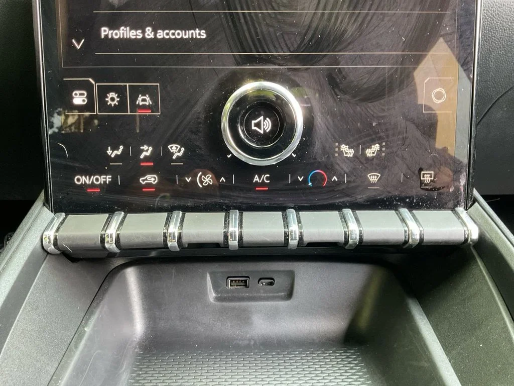 Used 2025 Silver GMC Elevation image 24