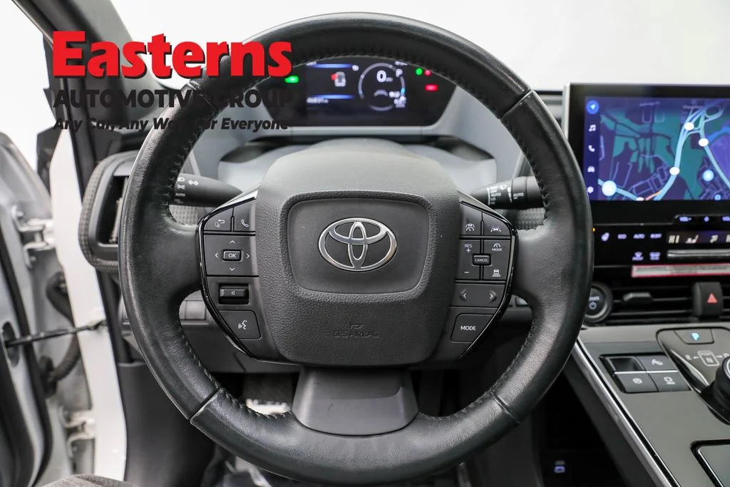 Used 2023 White Toyota XLE image 10