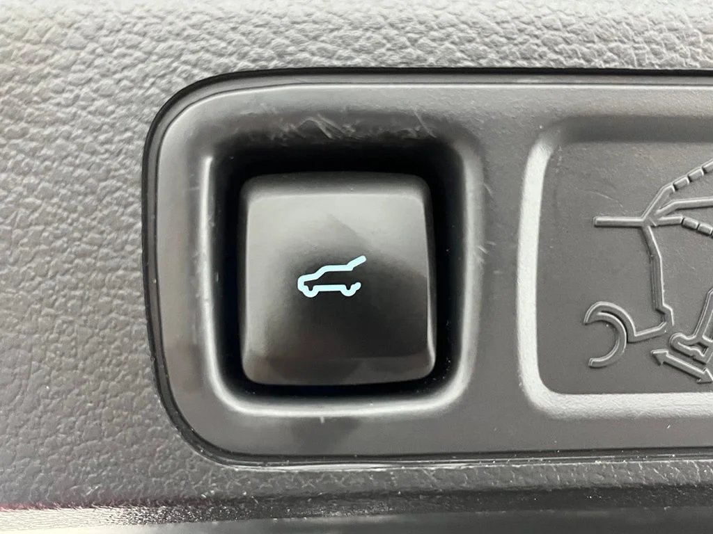 Used 2022 Black Ford Platinum image 12