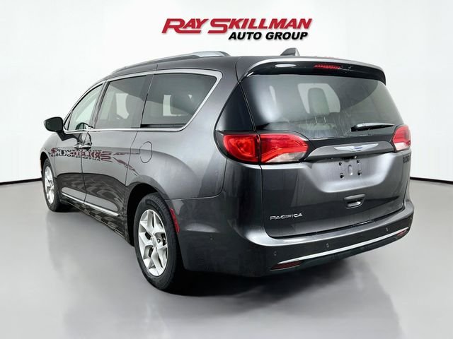 Used 2019 Gray Chrysler Touring L Plus image 5