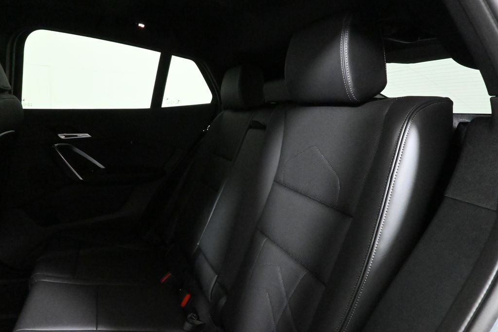 Used 2025 Gray BMW xDrive28i image 4