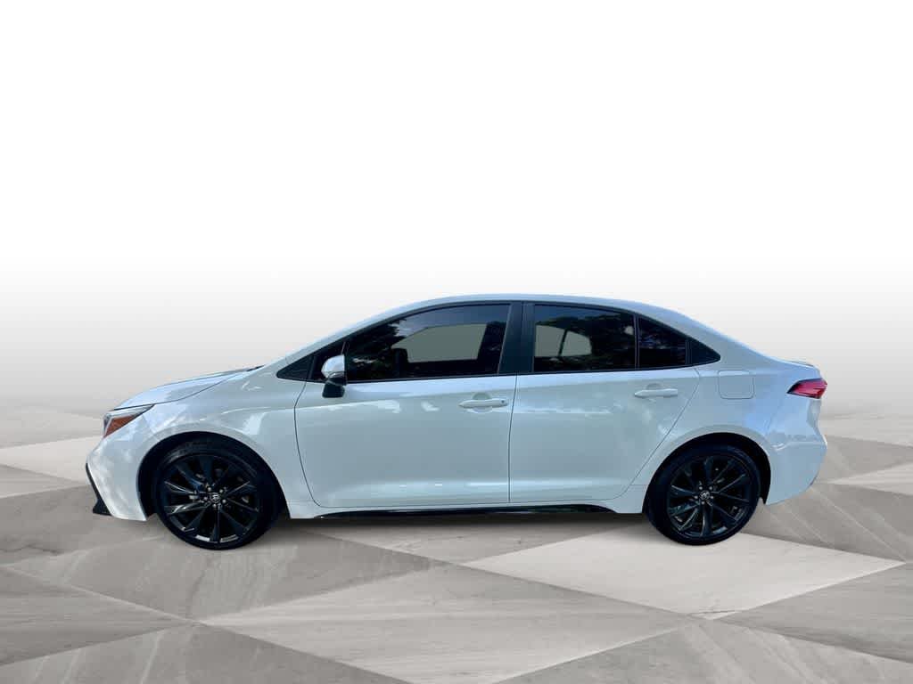 Used 2023 Wind Chill Pearl Toyota SE image 5