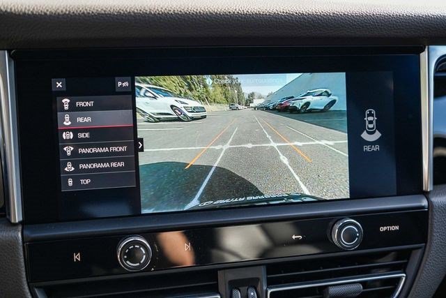 2022 Porsche Macan S - Photo 23