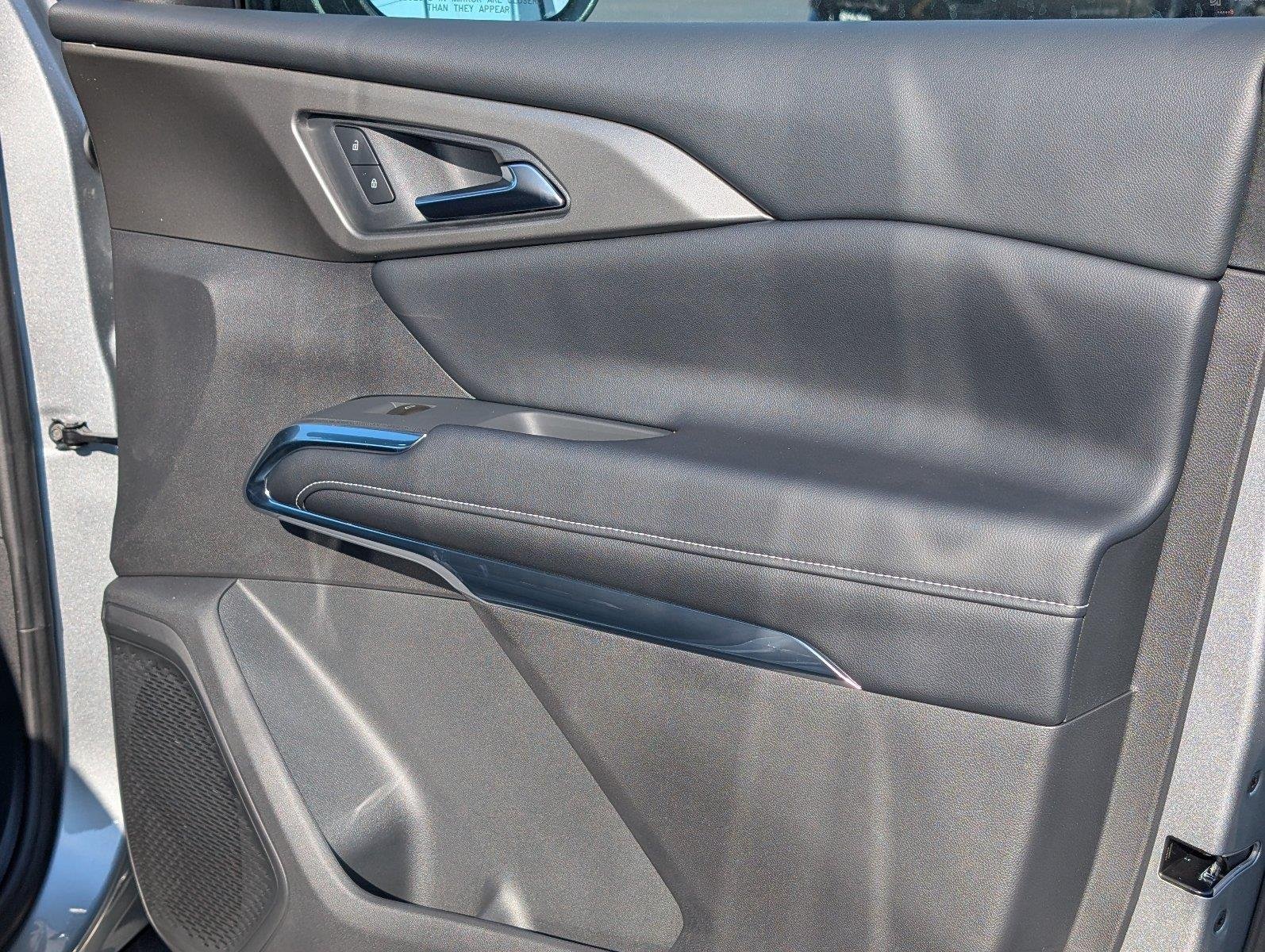 2027 Chevrolet Traverse LT - Photo 40