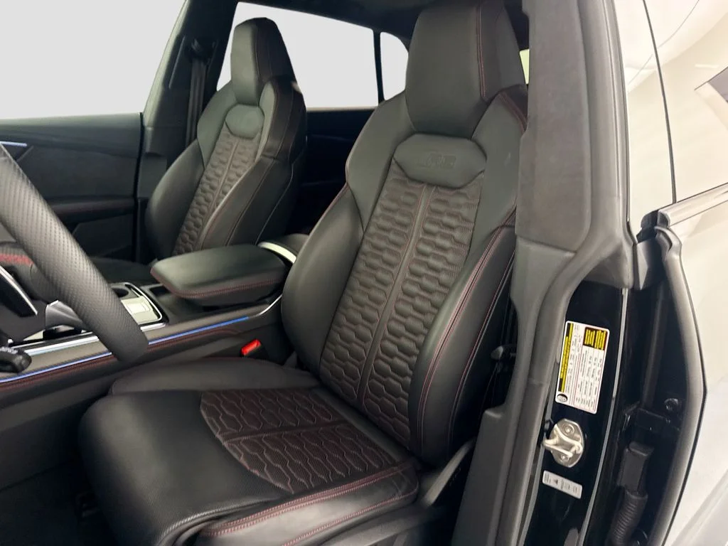 Used 2024  Audi 4.0T image 22
