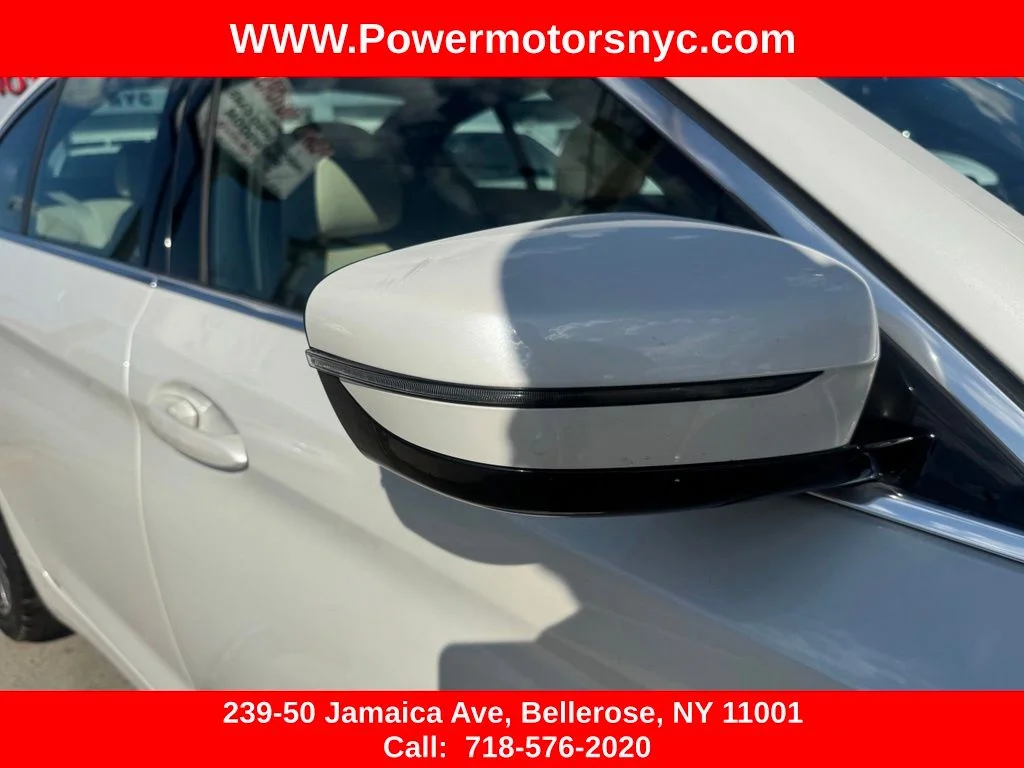 Used 2020 White BMW 530i xDrive image 14