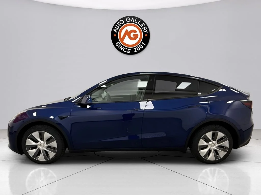 Used 2023 Blue Tesla Long Range image 4