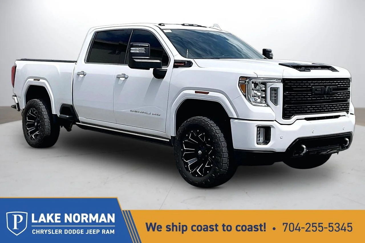 Used 2021 White GMC Denali image 1