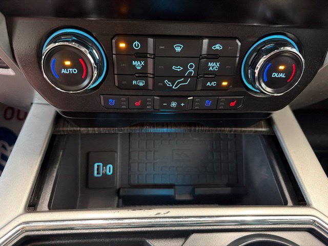 Used 2020 Black Metallic Ford Lariat image 24
