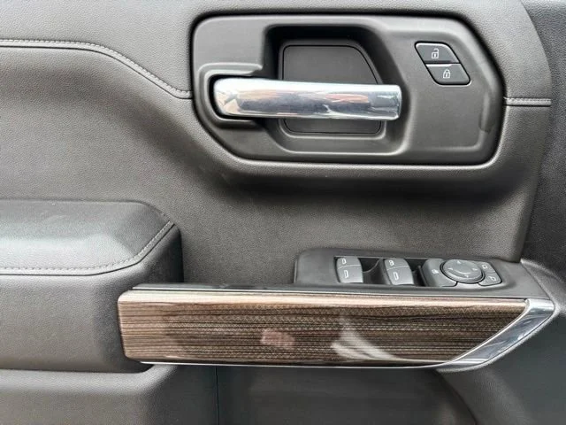 Used 2022 Silver Ice Metallic Chevrolet LT Trail Boss image 12