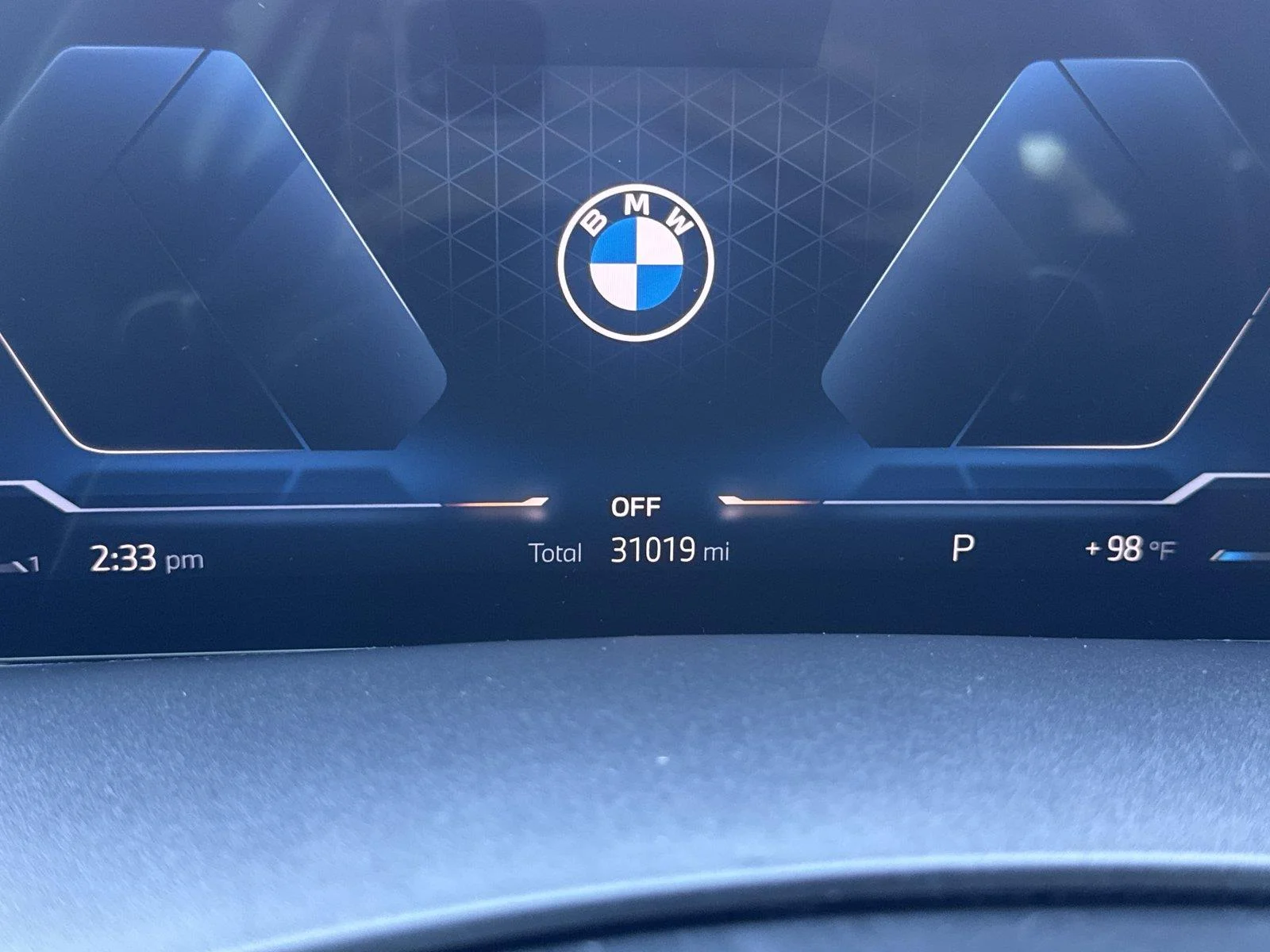 Used 2024 Mineral White Metallic BMW sDrive40i image 38