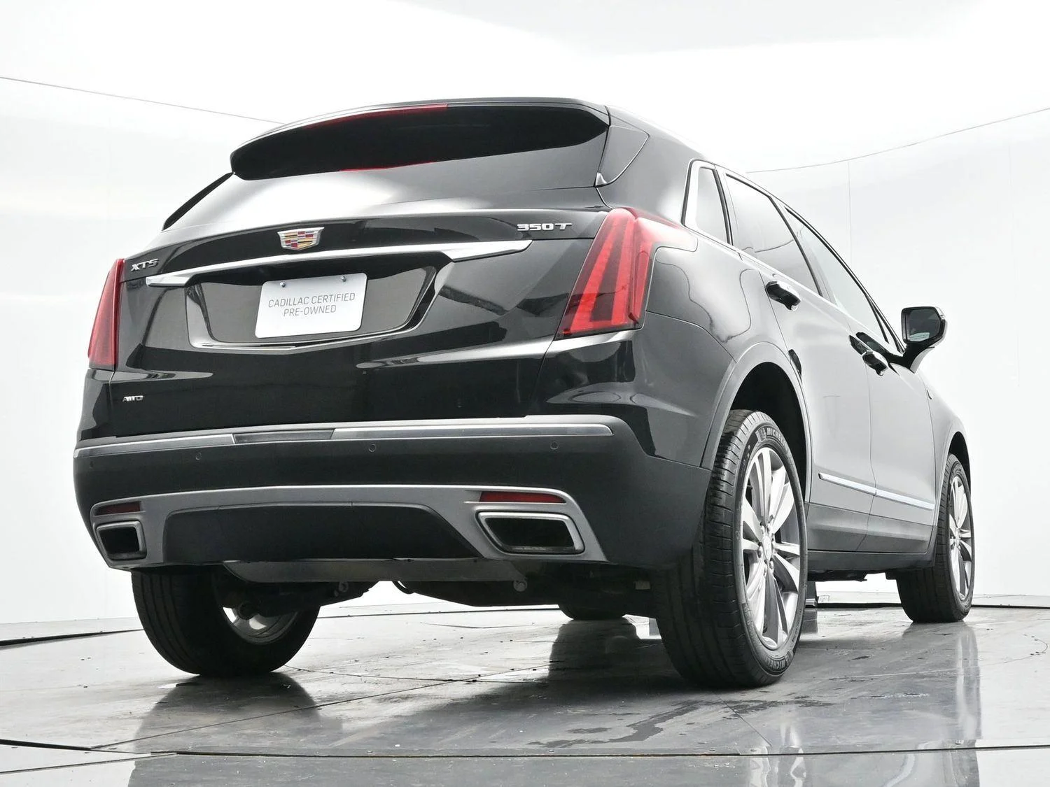 Used 2025 Stellar Black Metallic Cadillac Premium Luxury image 49
