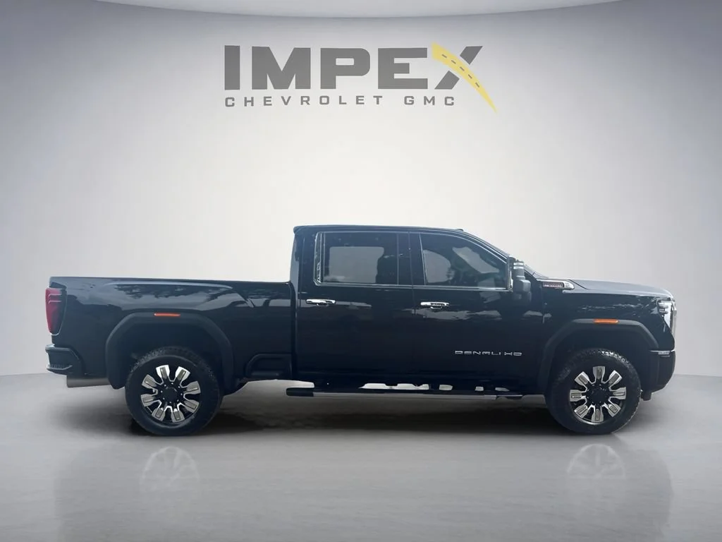 Used 2025 Onyx Black GMC Denali image 6