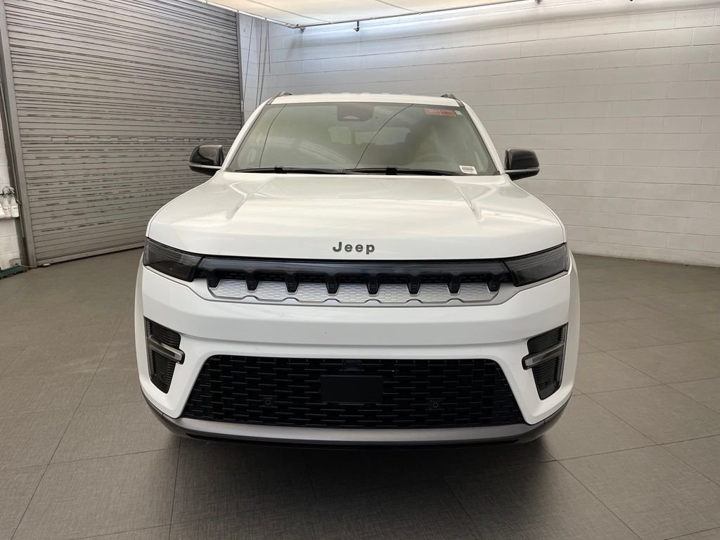 New 2026 Bright White Clear-Coat Exterior Paint Jeep  image 9