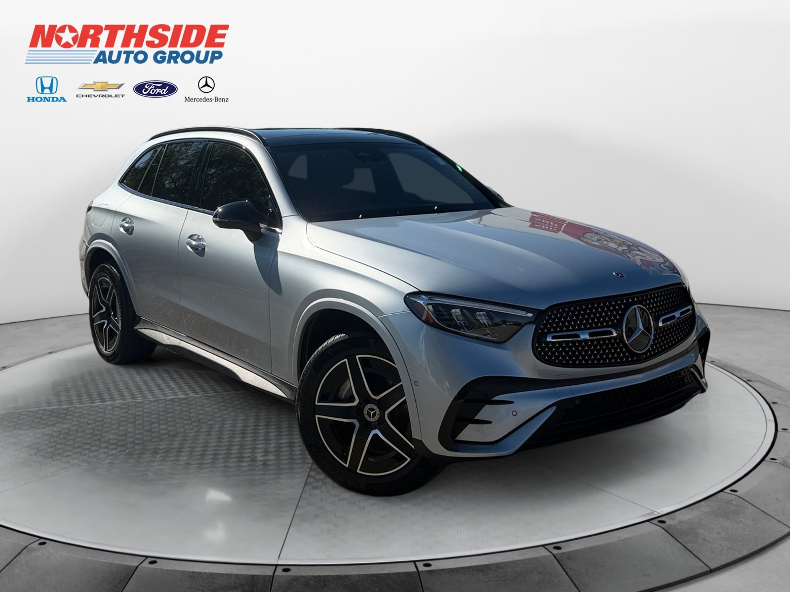Used 2026 Silver Metallic Mercedes-Benz GLC 300 image 1