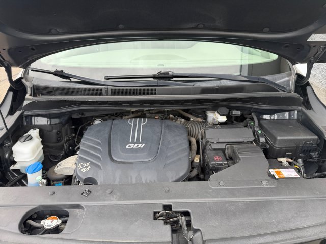 Used 2016 Black Kia SXL image 6