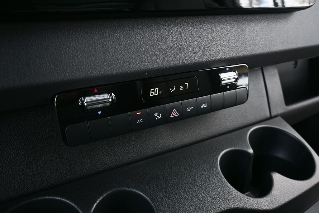 Used 2026 high-tech silver metallic Mercedes-Benz Cargo 144 WB image 16