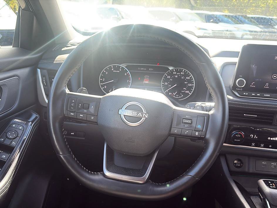 Used 2025 Brilliant Silver Metallic Nissan SV image 30