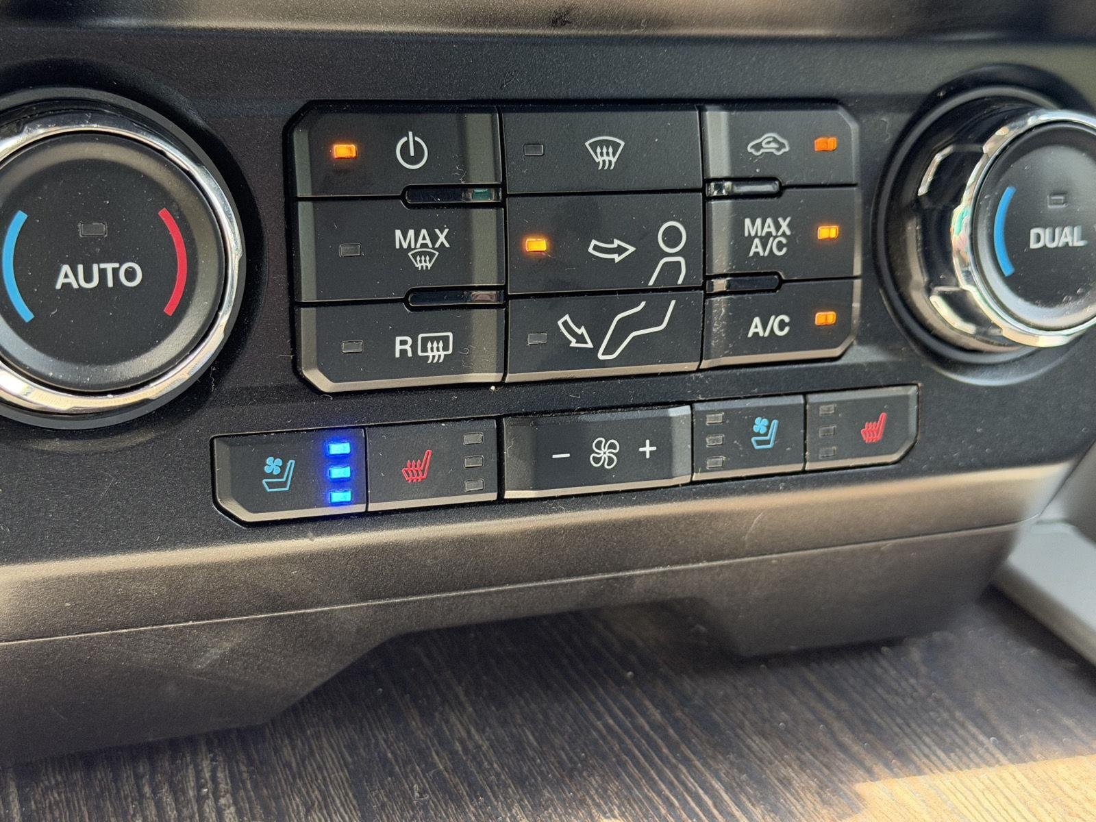 Used 2020 Agate Black Ford Lariat image 7