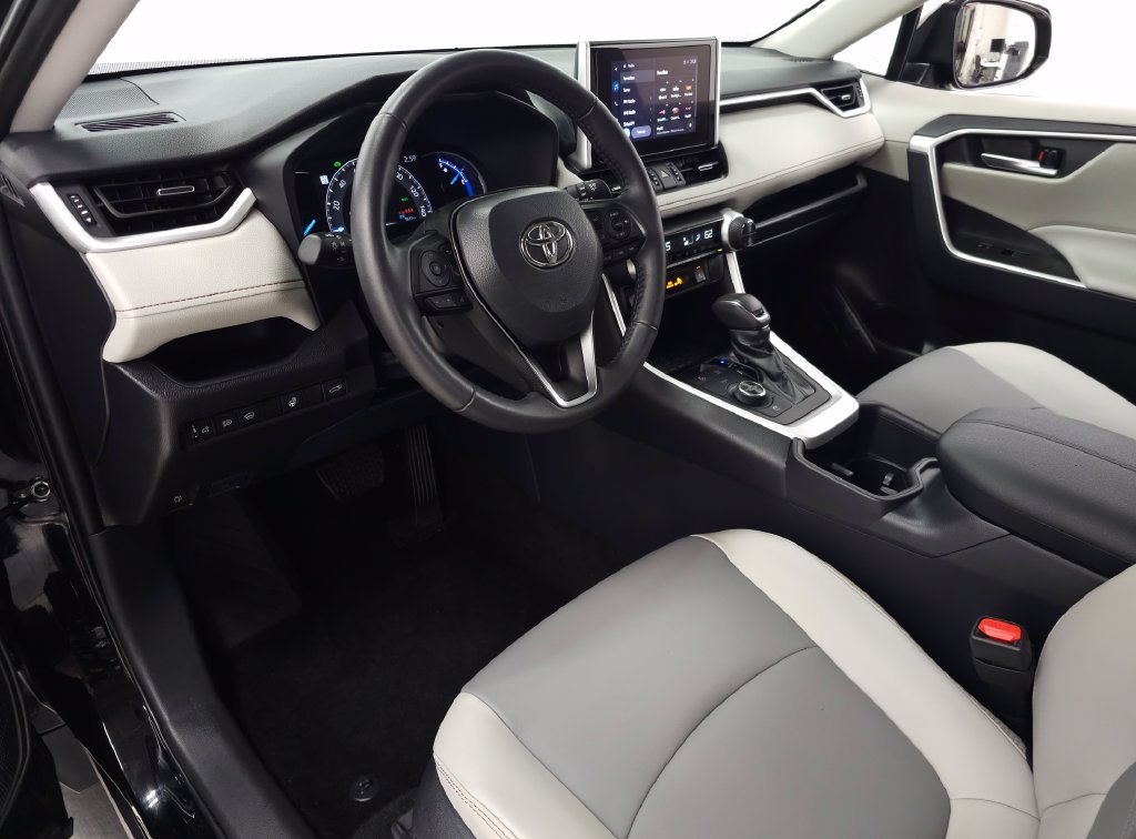 Used 2025 Black Toyota XLE Premium image 16