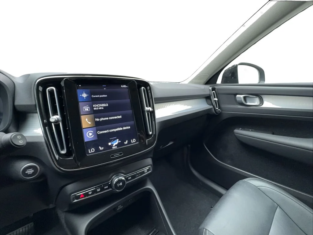 Used 2021 Black Volvo Momentum image 43
