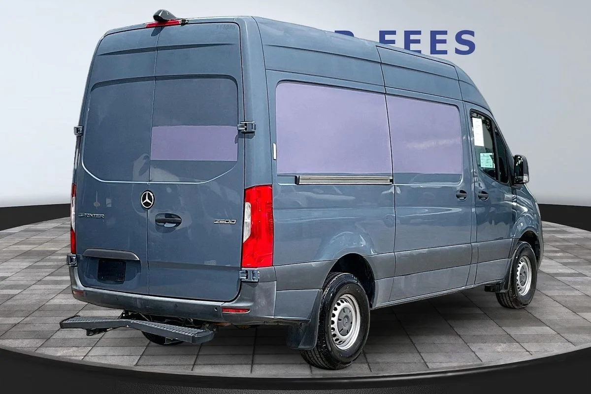 Used 2019  Mercedes-Benz High Roof V6 image 6