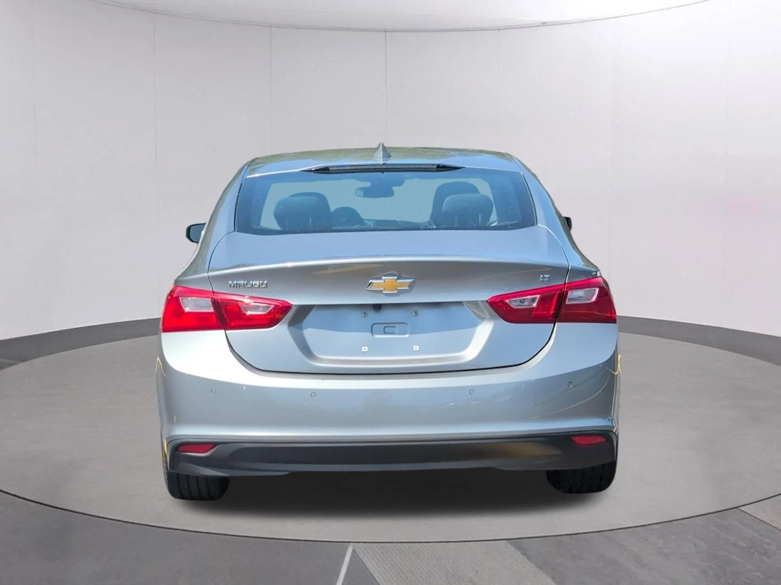 Used 2024 Sterling Gray Metallic Chevrolet LT image 4