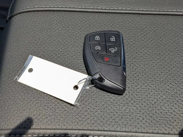 Used 2025 Onyx Black GMC Denali image 33