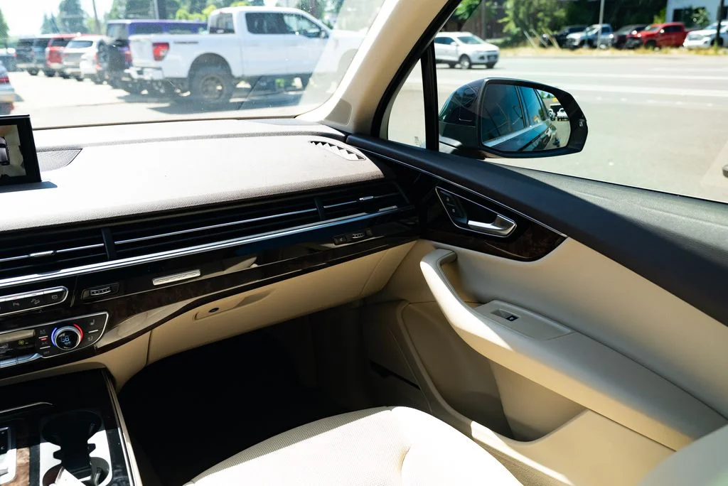 Used 2019 Black Audi 55 Prestige image 10