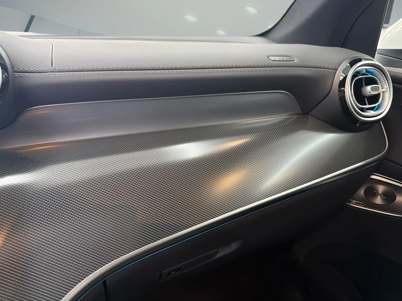 Used 2026 White Mercedes-Benz GLC 300 image 20