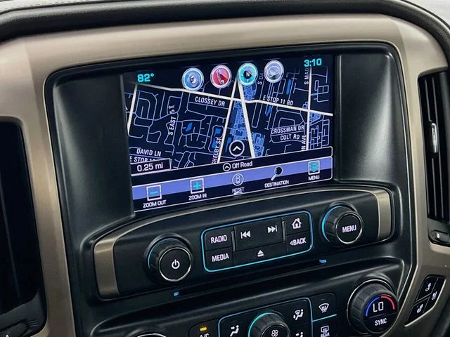 Used 2018 Silver GMC Denali image 17