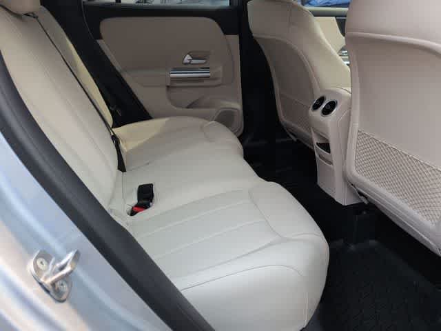 Used 2026 Cirrus Silver Metallic Mercedes-Benz GLA 250 image 21