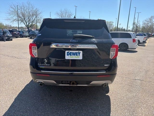 Used 2020 Black Metallic Ford Limited image 4