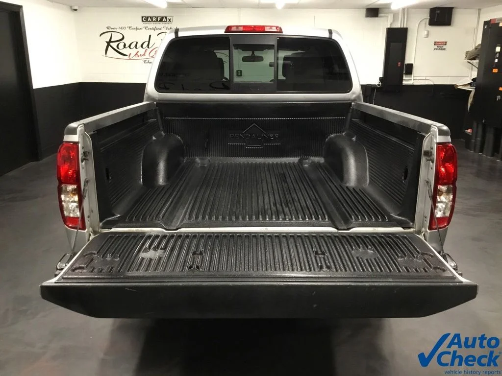 Used 2015 Silver Nissan SV image 7