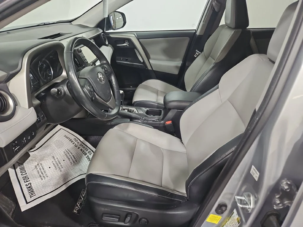 Used 2017 Silver Toyota Platinum image 9
