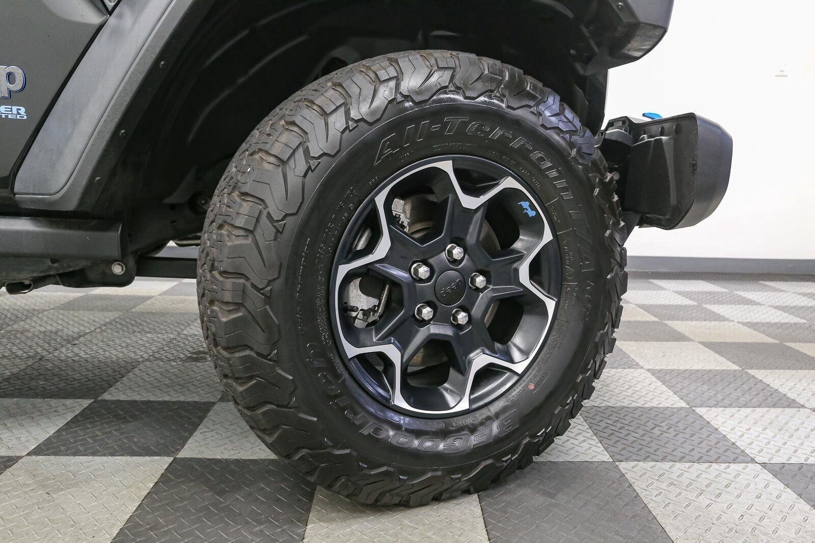 Used 2022 Black Clearcoat Jeep Unlimited Rubicon image 16