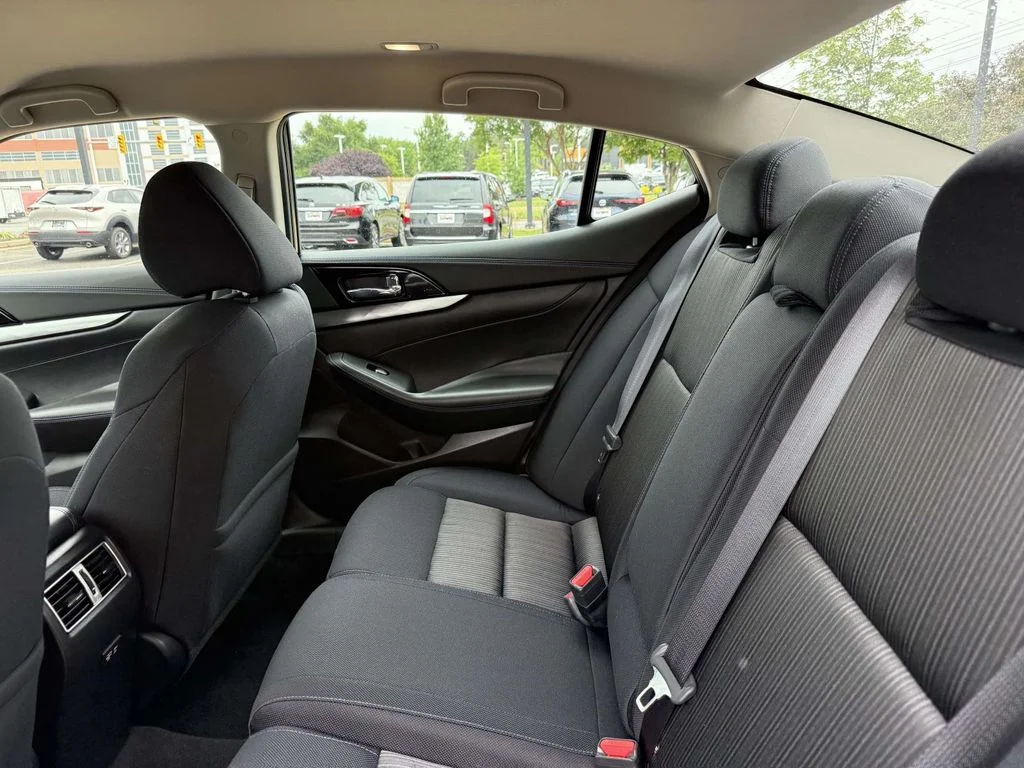 Used 2020 Black Nissan 3.5 S image 15