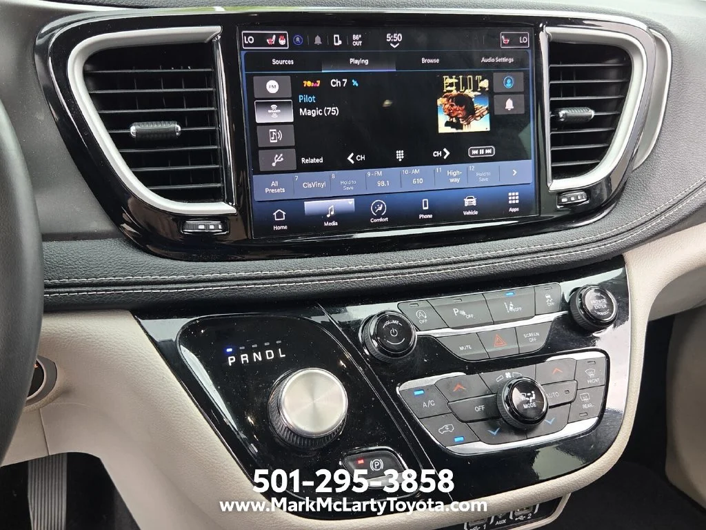 Used 2023 White Chrysler Touring L image 18