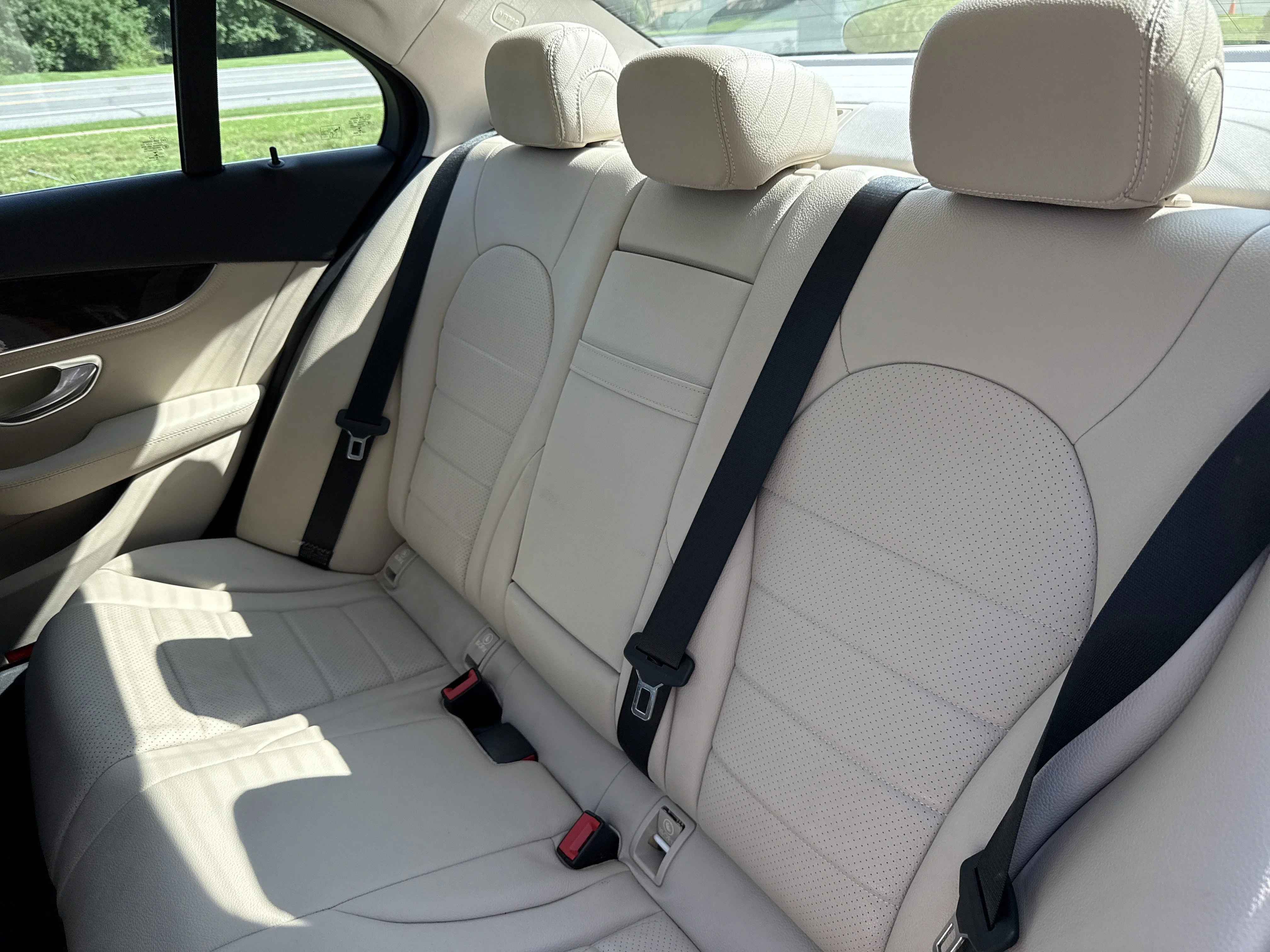 Used 2016 Polar White Mercedes-Benz C 300 image 13