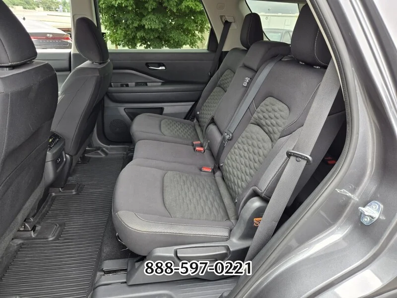 2022 Nissan Pathfinder S - Photo 11
