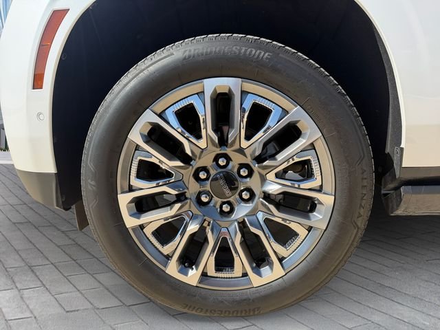 Used 2025 White GMC Denali Ultimate image 9