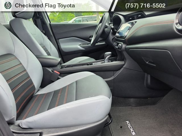 Used 2024 Aspen White Tricoat/Super Black Nissan SR image 42