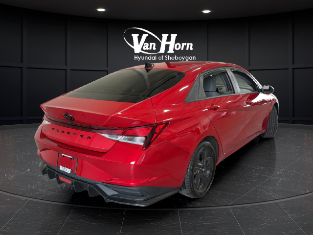 Used 2021 Calypso Red Hyundai SEL image 7